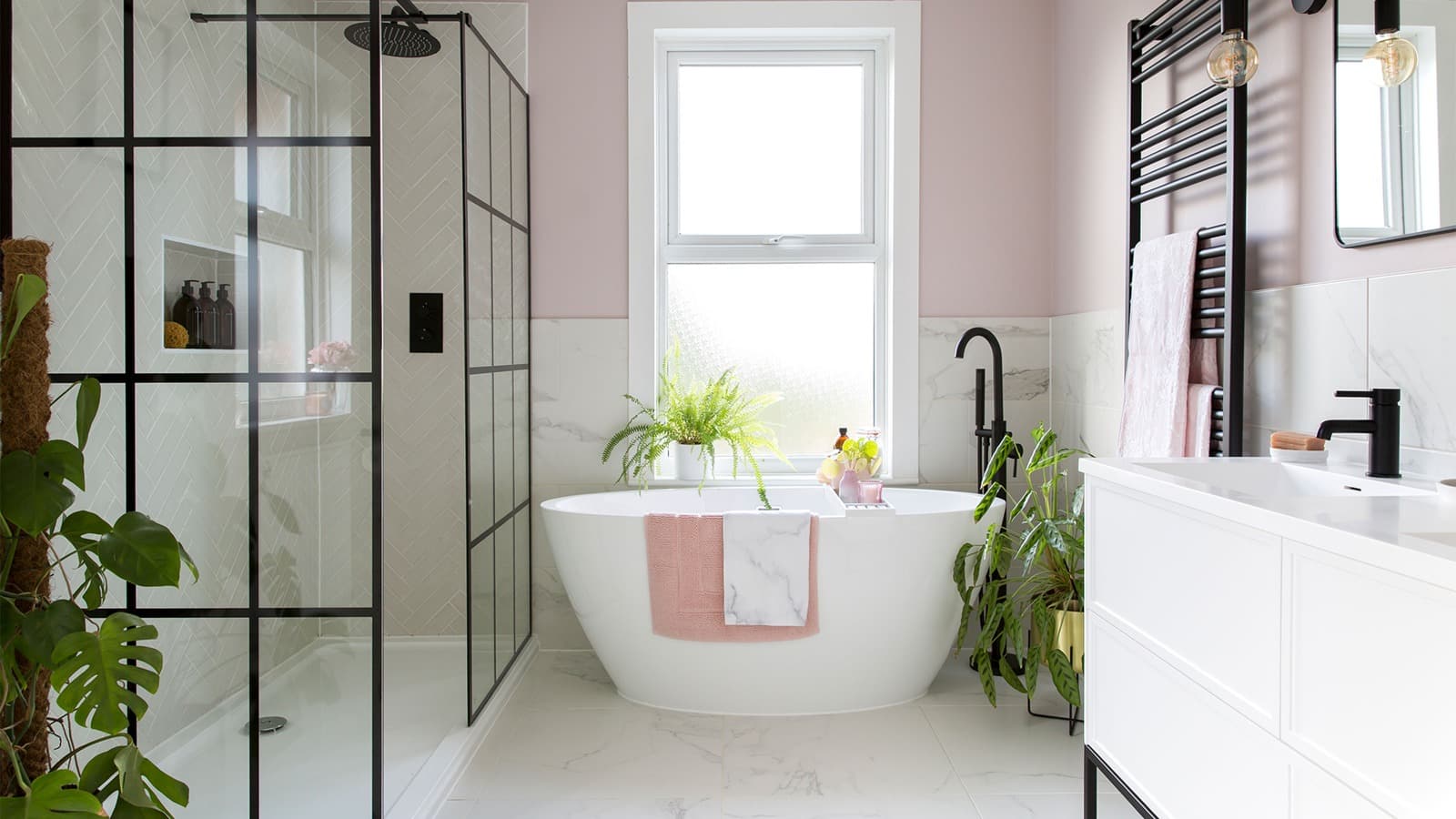 Semi-Frameless Shower Screens: Sleek Designs for Modern Bathrooms