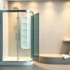 Entdecken Sie die stilvolle duschkabine 100x100 mit Glasoberfläche und eleganter Einrichtung.